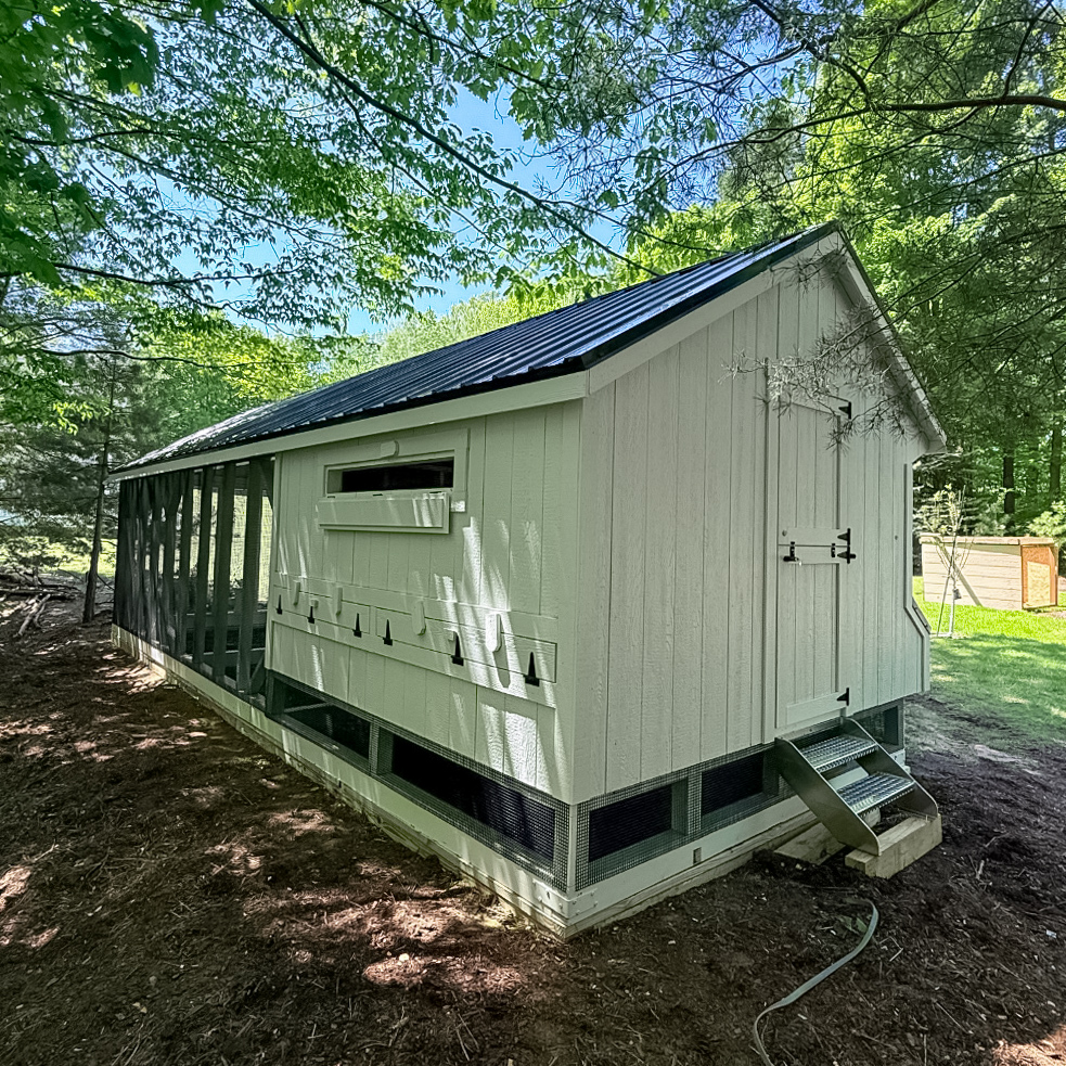 10x28 Quaker Combination Coop in Traverse City MI 4