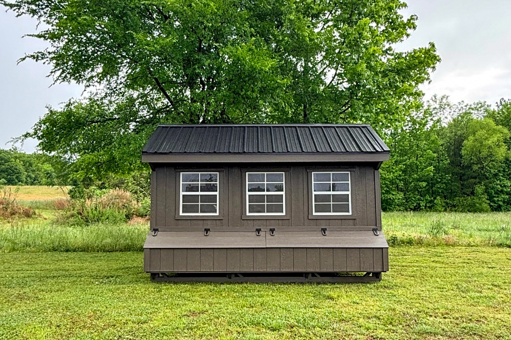 7x12 Quaker Coop by Amish Builders