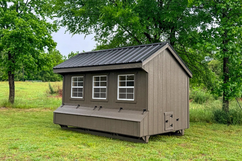 7x12 Quaker Coop with egg boxes