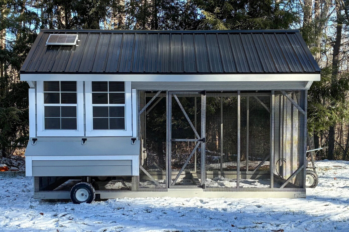 7x18 chicken coop with egg box in wilton ct