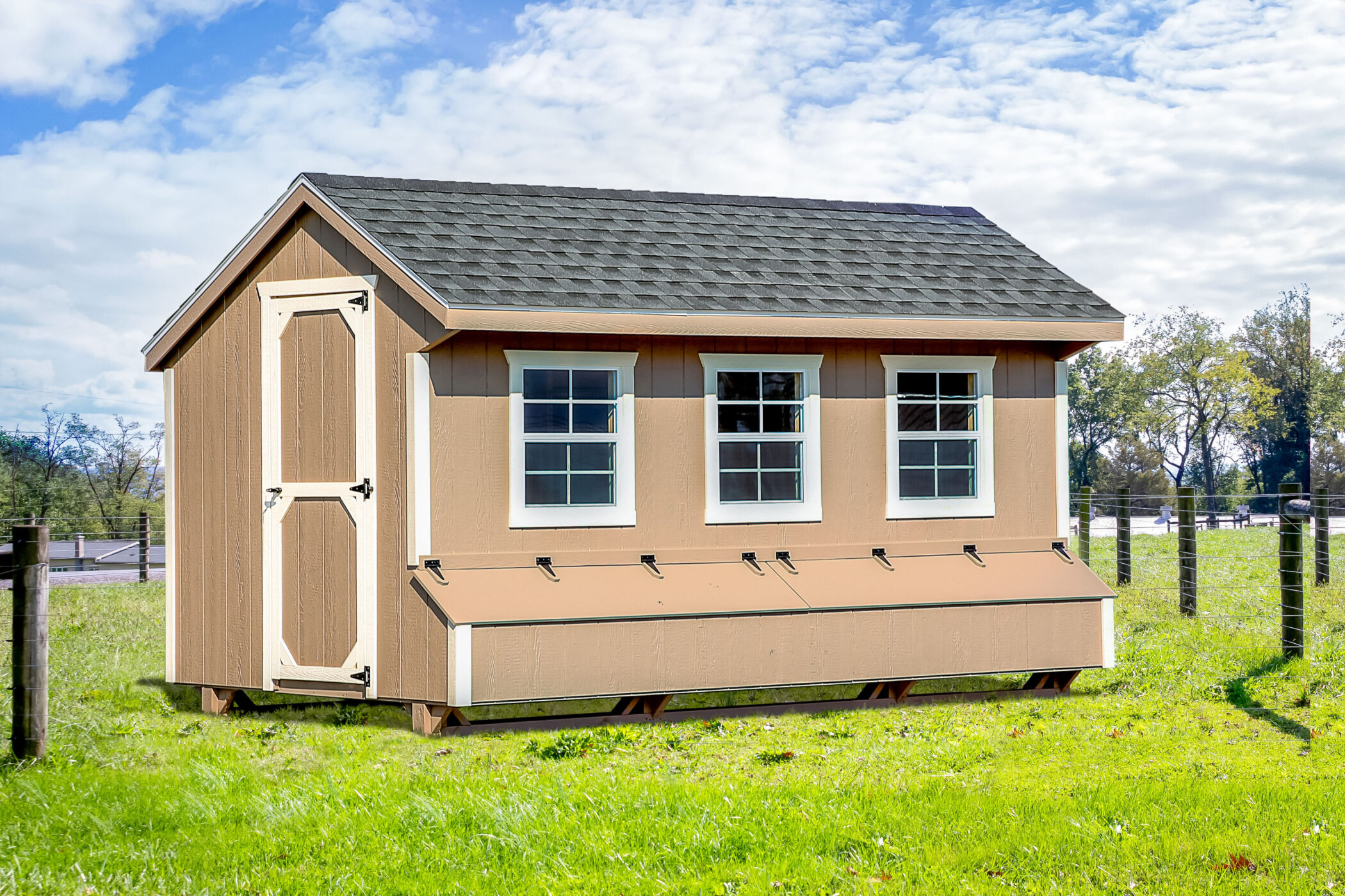 tan quaker chicken coops for sale in Columbia SC with white trim